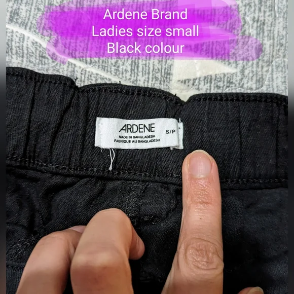 Ardene size small, black in colour, ladies cargo style shorts, GUC - Picture 2 of 8